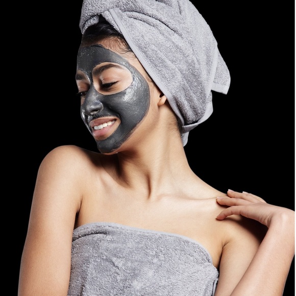 4/$20 Freeman Mud Facial Mask - Picture 3 of 3